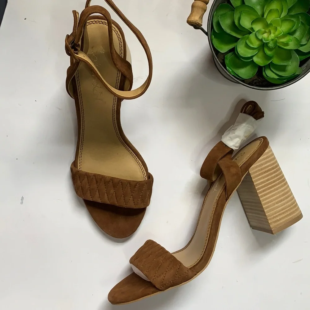 Splendid Women’s Seymour Tan Suede Sandals New in box Size 9.5